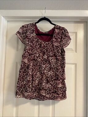 ROZ & ALI Women’s Burgundy Patterned Short Sleeve Blouse size L